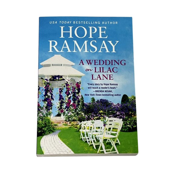 A Wedding on Lilac Lane Hope Ramsay Moonlight Bay #4 Romance Book - Picture 1 of 6